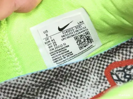LeBron Nike  Stocking  Stuffer FJ4955-300 20 0514